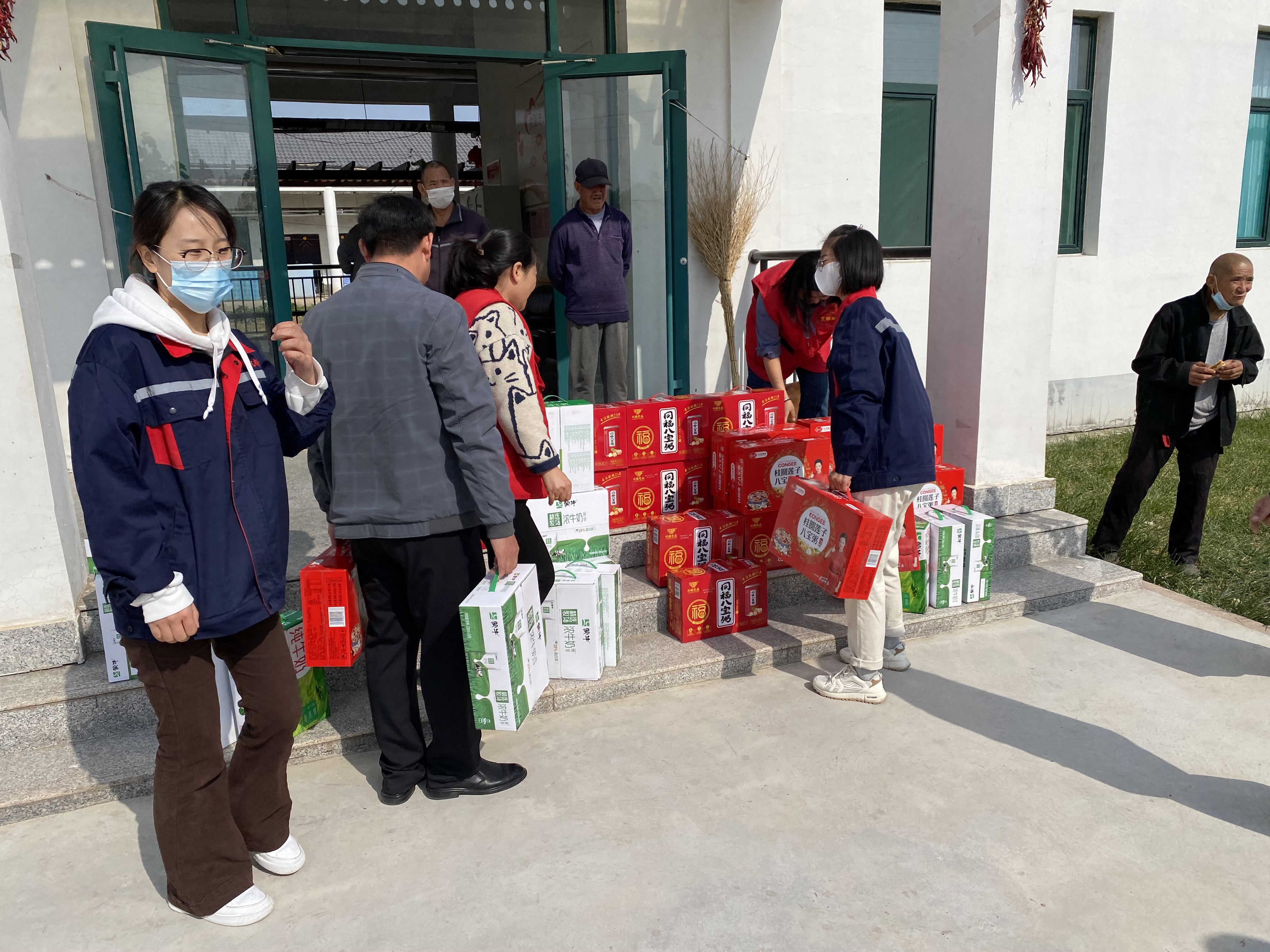 大年陈镇：山东泽涛弘扬优秀传统文化 发扬“尊老敬老”传统美德(图2)